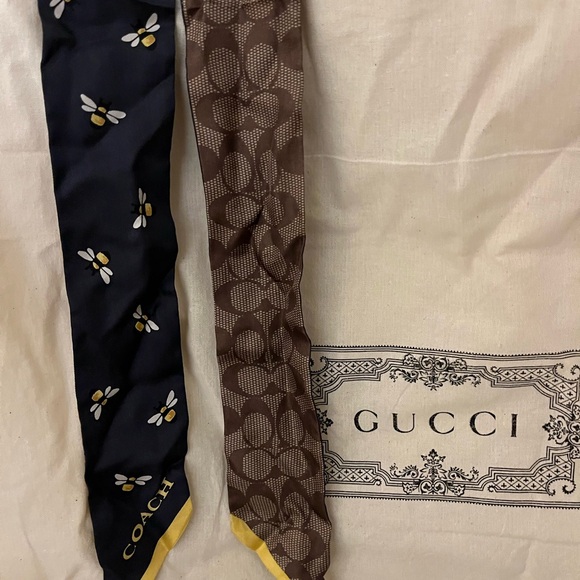 Coach Signature Bee Reversible Print Silk Skinny Scarf NWT - Picture 6 of 9